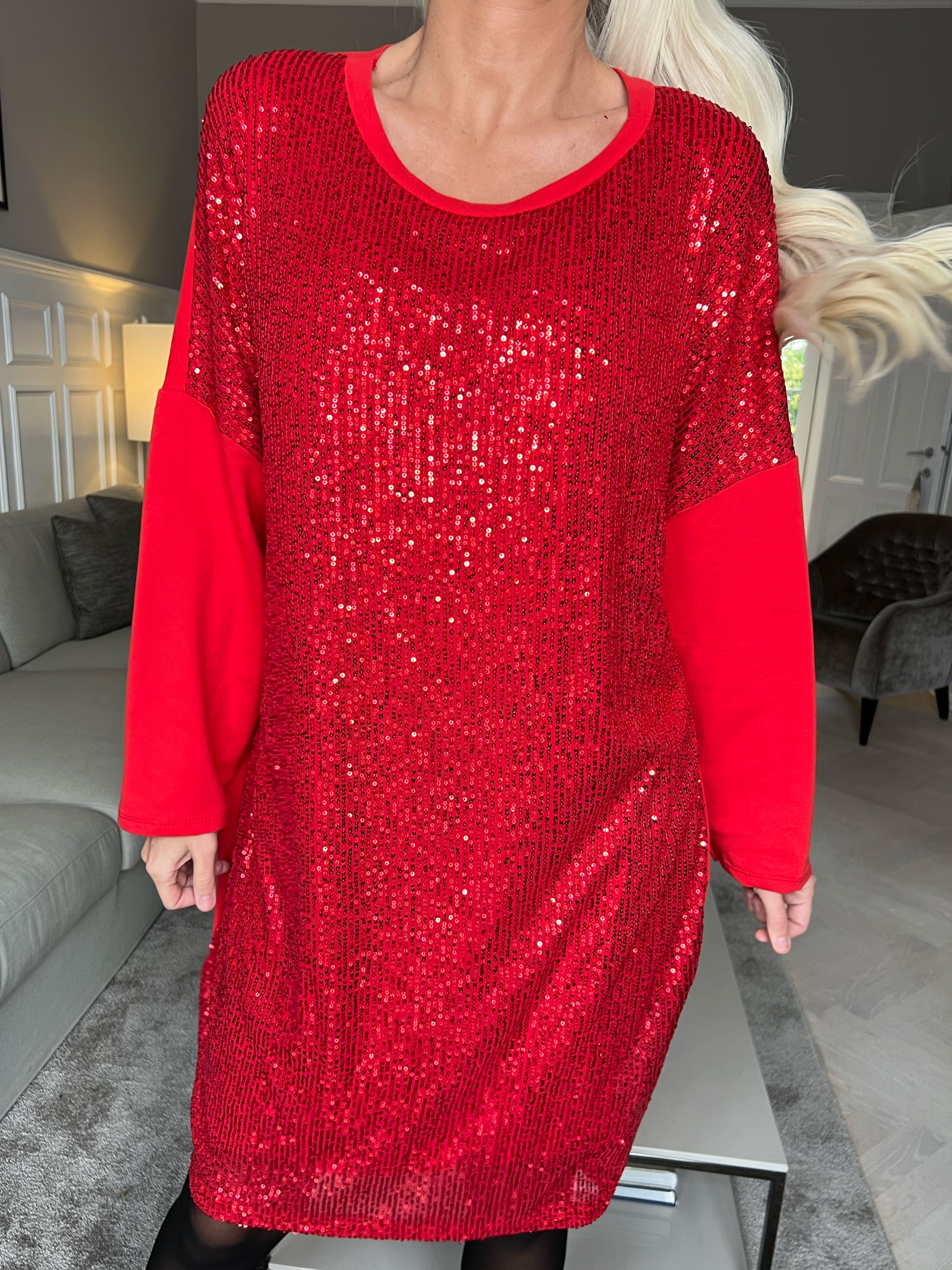 Eria - Klänning med paljetter på framsidan